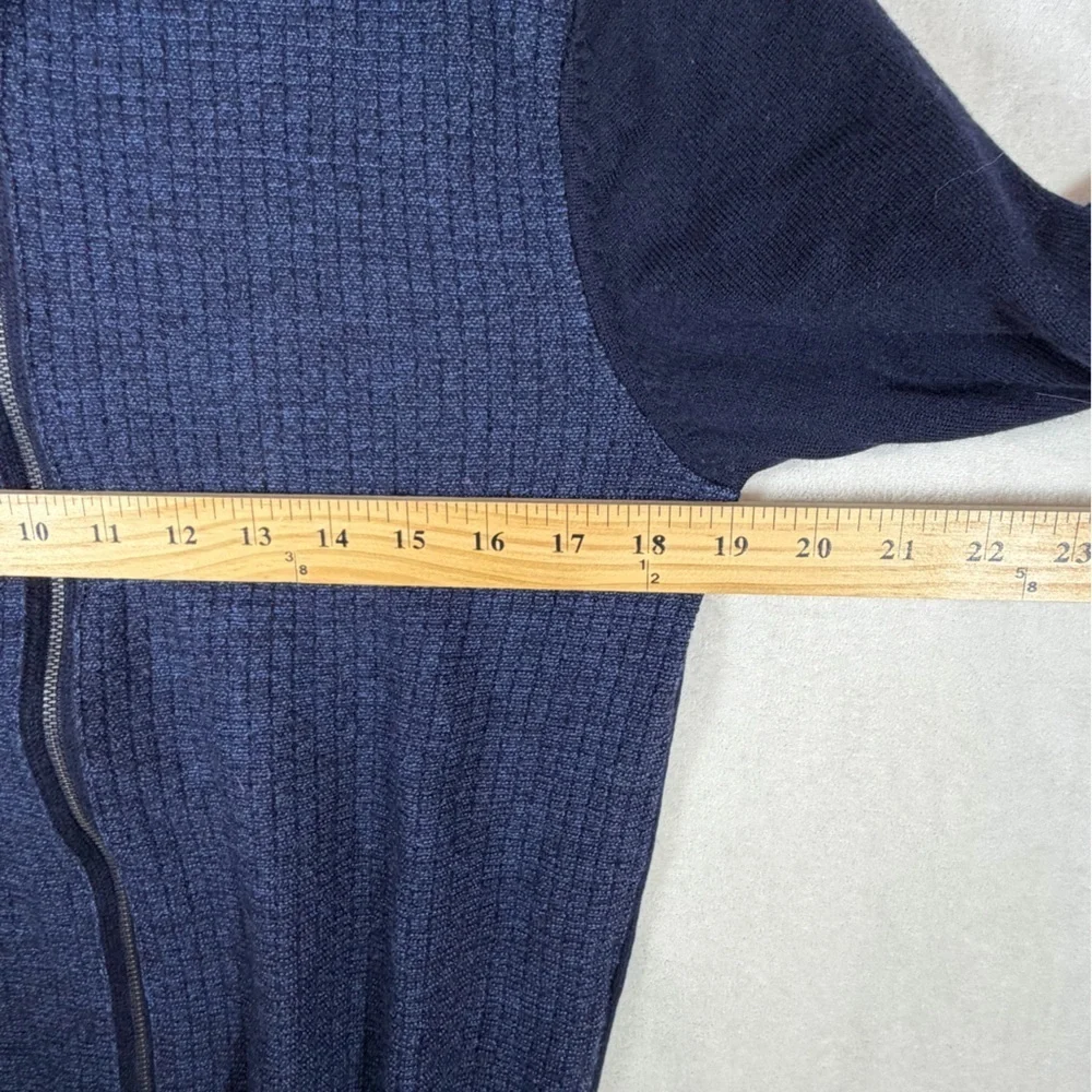 Hugo Boss elegant navy